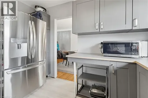 32 Belair Drive Hamilton ON L9A 2Z4