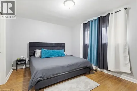 32 Belair Drive Hamilton ON L9A 2Z4