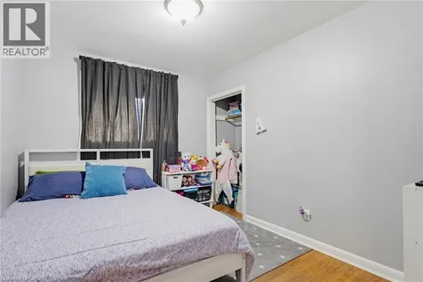 32 Belair Drive Hamilton ON L9A 2Z4