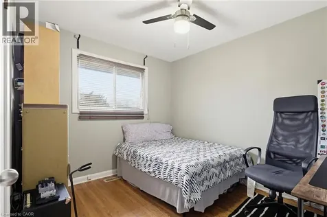 32 Belair Drive Hamilton ON L9A 2Z4