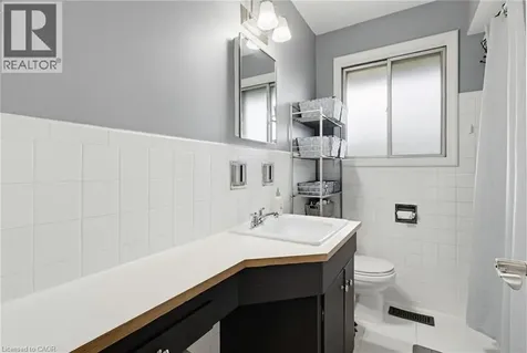 32 Belair Drive Hamilton ON L9A 2Z4
