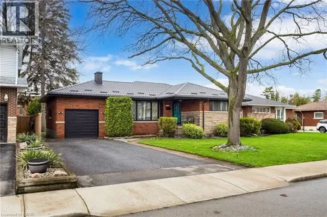 32 Belair Drive Hamilton ON L9A 2Z4