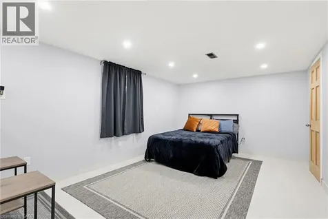 32 Belair Drive Hamilton ON L9A 2Z4