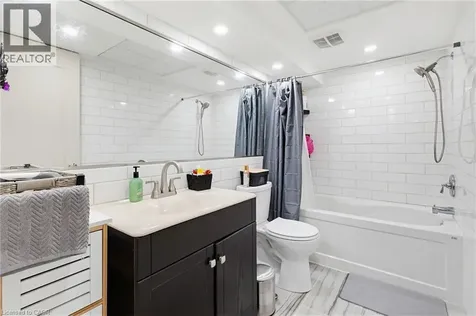 32 Belair Drive Hamilton ON L9A 2Z4