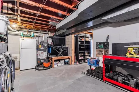 32 Belair Drive Hamilton ON L9A 2Z4