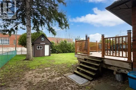 32 Belair Drive Hamilton ON L9A 2Z4