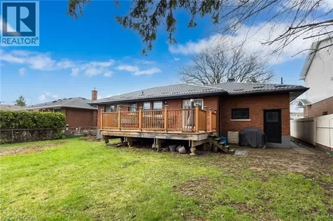 32 Belair Drive Hamilton ON L9A 2Z4