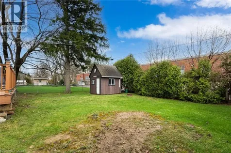 32 Belair Drive Hamilton ON L9A 2Z4
