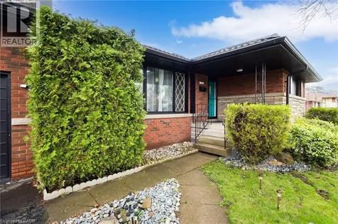 32 Belair Drive Hamilton ON L9A 2Z4