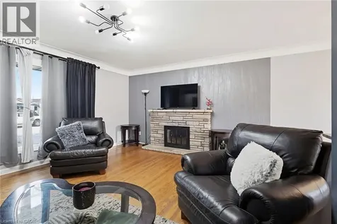 32 Belair Drive Hamilton ON L9A 2Z4