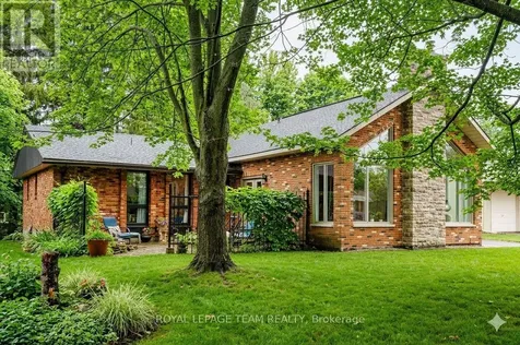 33 Rutherford Crescent Ottawa ON K2K 1N1