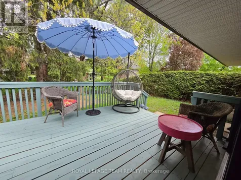 33 Rutherford Crescent Ottawa ON K2K 1N1