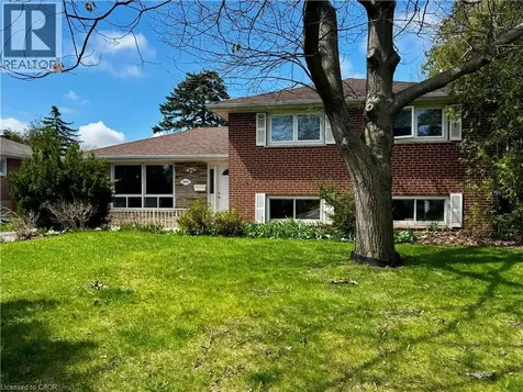 2075 Seabrook Drive Oakville ON L6L 2T8