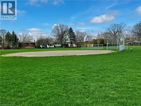 2075 Seabrook Drive Oakville ON L6L 2T8
