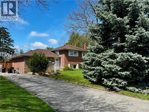 2075 Seabrook Drive Oakville ON L6L 2T8