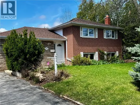 2075 Seabrook Drive Oakville ON L6L 2T8