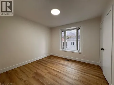 23 Arrowhead Crescent Kitchener ON N2P 1C1