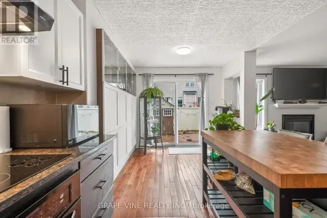 322 Foxridge Way Ottawa ON K2J 0V7