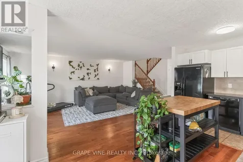 322 Foxridge Way Ottawa ON K2J 0V7