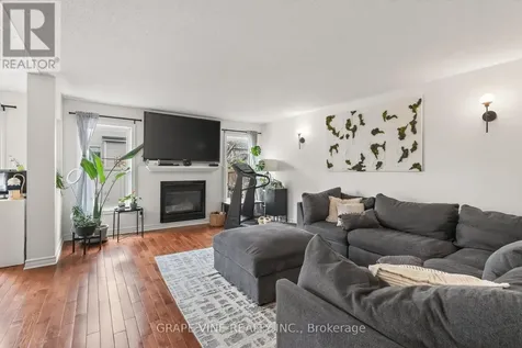 322 Foxridge Way Ottawa ON K2J 0V7