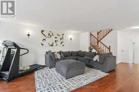 322 Foxridge Way Ottawa ON K2J 0V7