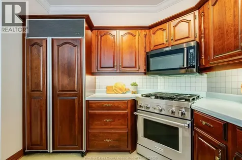 323 Talbot Street South Essex ON N8M 1C2