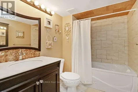 810 Suncrest Circle Collingwood ON L9Y 5C7