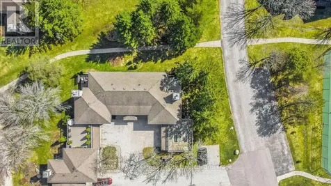 810 Suncrest Circle Collingwood ON L9Y 5C7