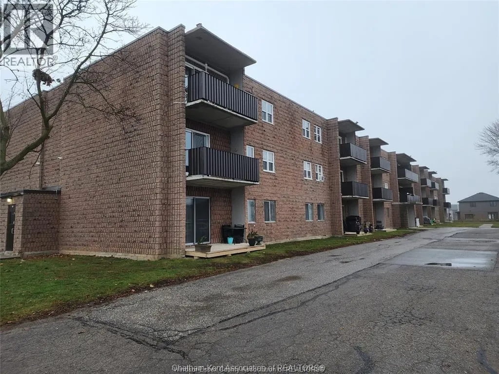 276 Merritt Avenue Chatham ON N7M 3G1