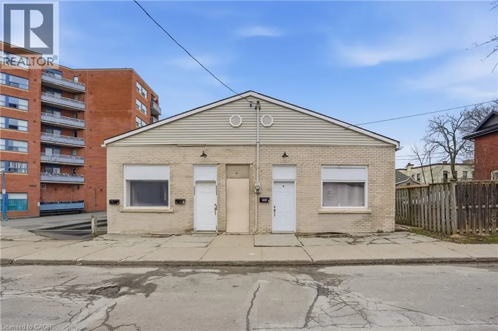 14 Avenue Place Welland ON L3B 4B1