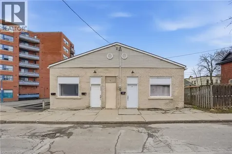 14 Avenue Place Welland ON L3B 4B1