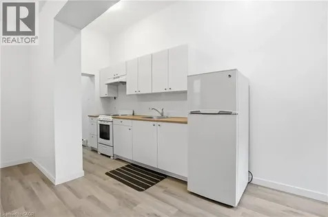 14 Avenue Place Welland ON L3B 4B1