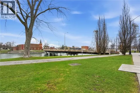 14 Avenue Place Welland ON L3B 4B1