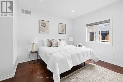 39 Mckibbon Avenue Hamilton ON L0R 1P0