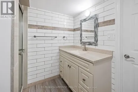 39 Mckibbon Avenue Hamilton ON L0R 1P0