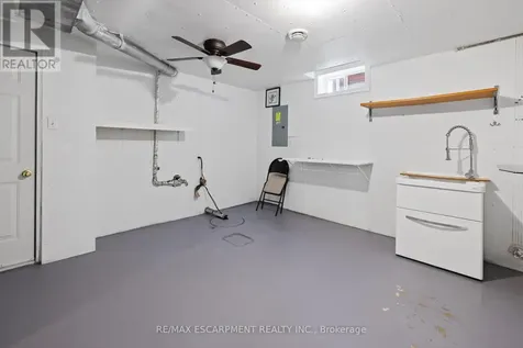39 Mckibbon Avenue Hamilton ON L0R 1P0