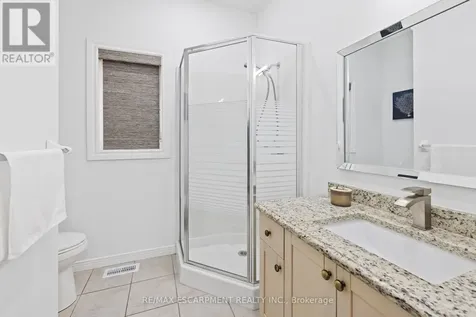 39 Mckibbon Avenue Hamilton ON L0R 1P0