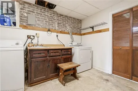 37 Thistlemoor Drive Caledonia ON N3W 2K4