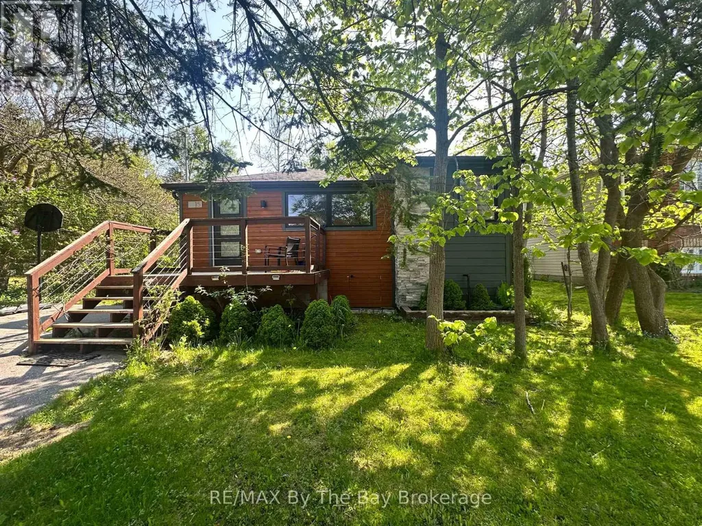 15 61st Street South Wasaga Beach ON L9Z 1W1