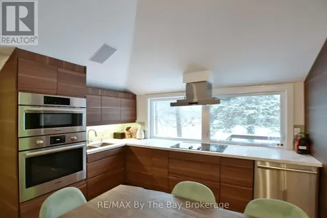 15 61st Street South Wasaga Beach ON L9Z 1W1