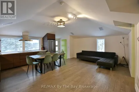 15 61st Street South Wasaga Beach ON L9Z 1W1