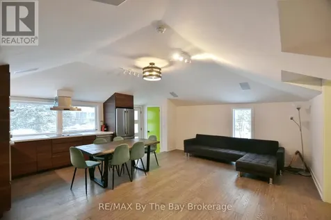 15 61st Street South Wasaga Beach ON L9Z 1W1