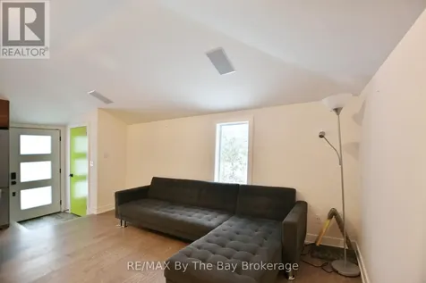 15 61st Street South Wasaga Beach ON L9Z 1W1