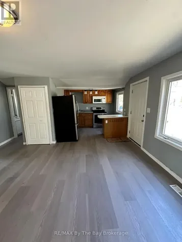 86 30th Street North Wasaga Beach ON L9Z 2C8