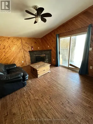 86 30th Street North Wasaga Beach ON L9Z 2C8