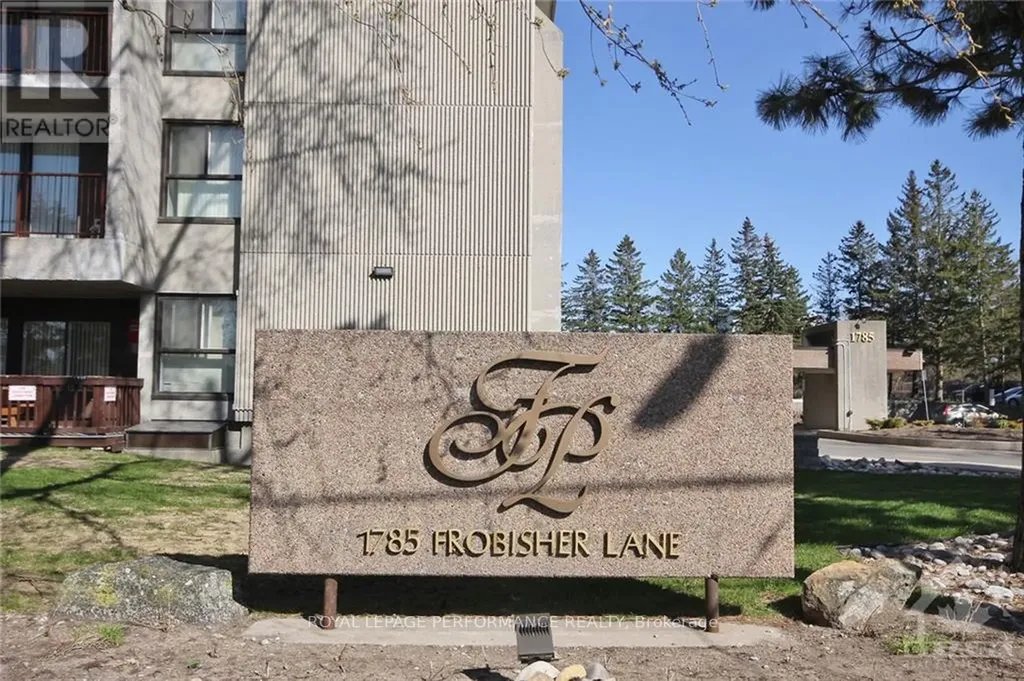 1785 Frobisher Lane Ottawa ON K1G 3T7
