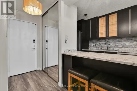 1785 Frobisher Lane Ottawa ON K1G 3T7