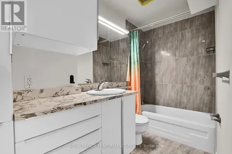 1785 Frobisher Lane Ottawa ON K1G 3T7