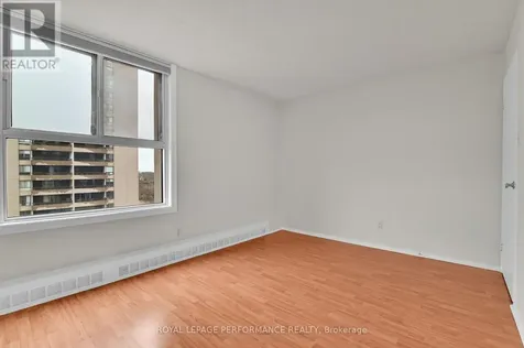 1785 Frobisher Lane Ottawa ON K1G 3T7