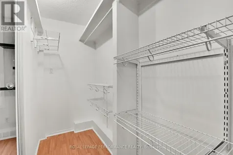 1785 Frobisher Lane Ottawa ON K1G 3T7